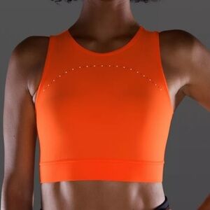Lululemon Hotty Hot Crop in Highlight Orange - Size 4